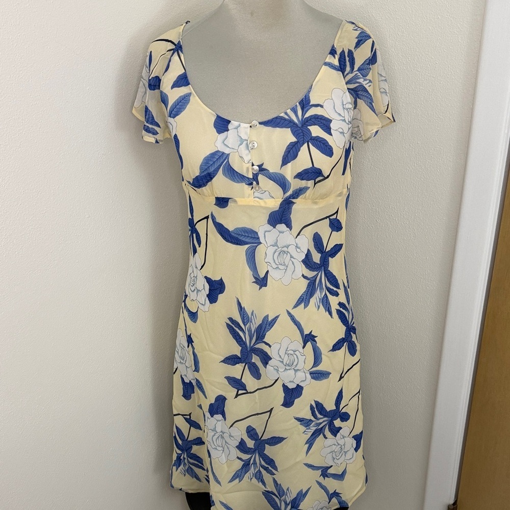 J. Peterman ivory blue floral 100% silk flutter sleeve mini dress lined 2